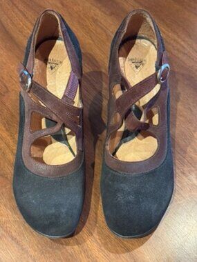 Fluevog suede heels size 8.5